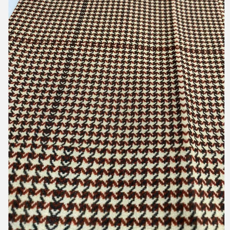 روسری نخی مجلسی طرح حسنا قواره 140 دور چرخ دوز لیز نیست